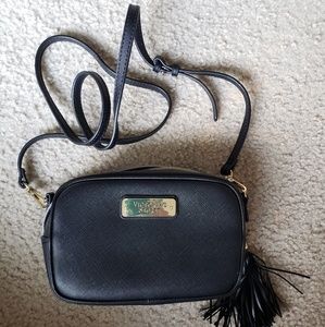 Black Crossbody w/strap